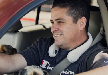 man wearing Neck Cool Pro in car